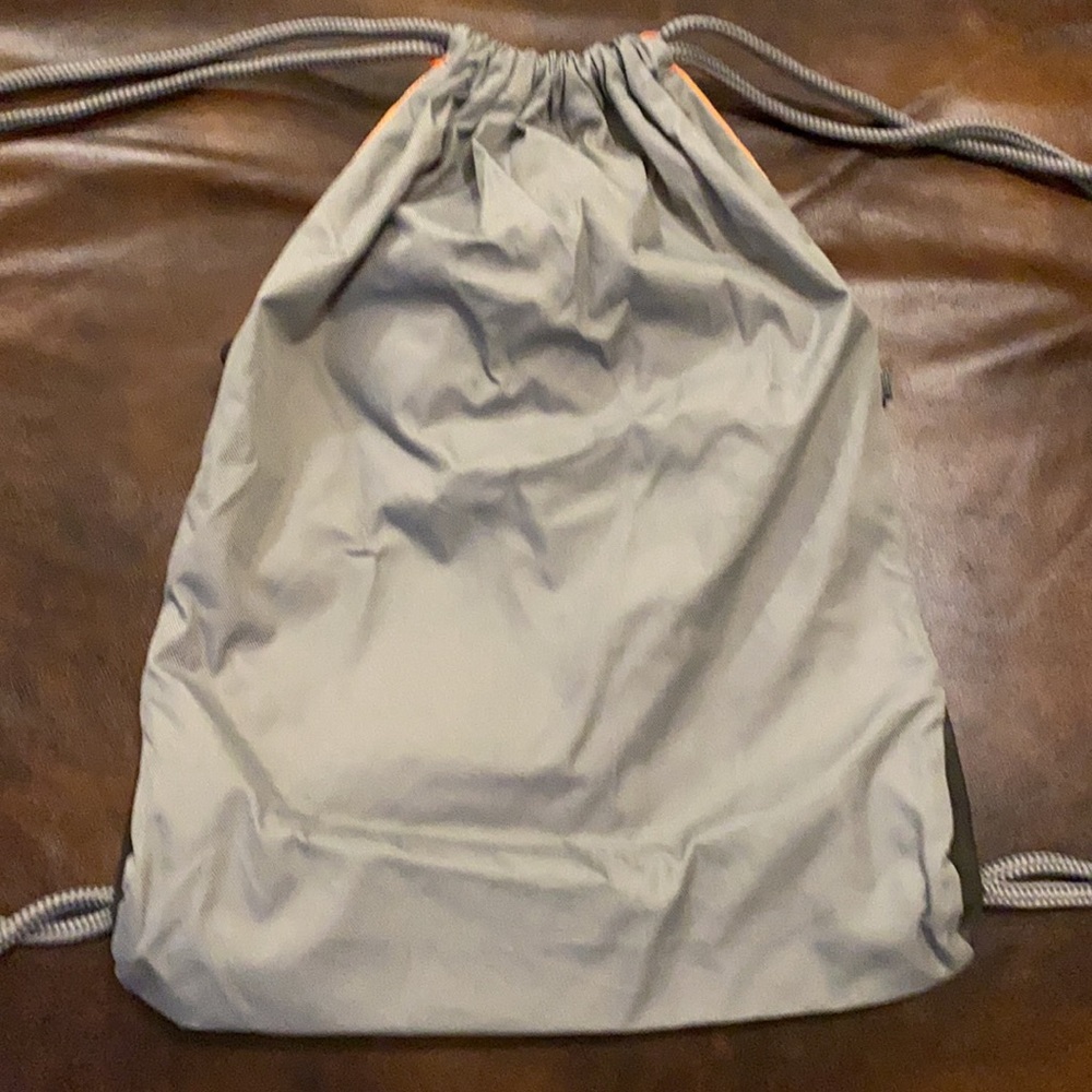 🌵Adidas drawstring peach colored bag! - Picture 4 of 7